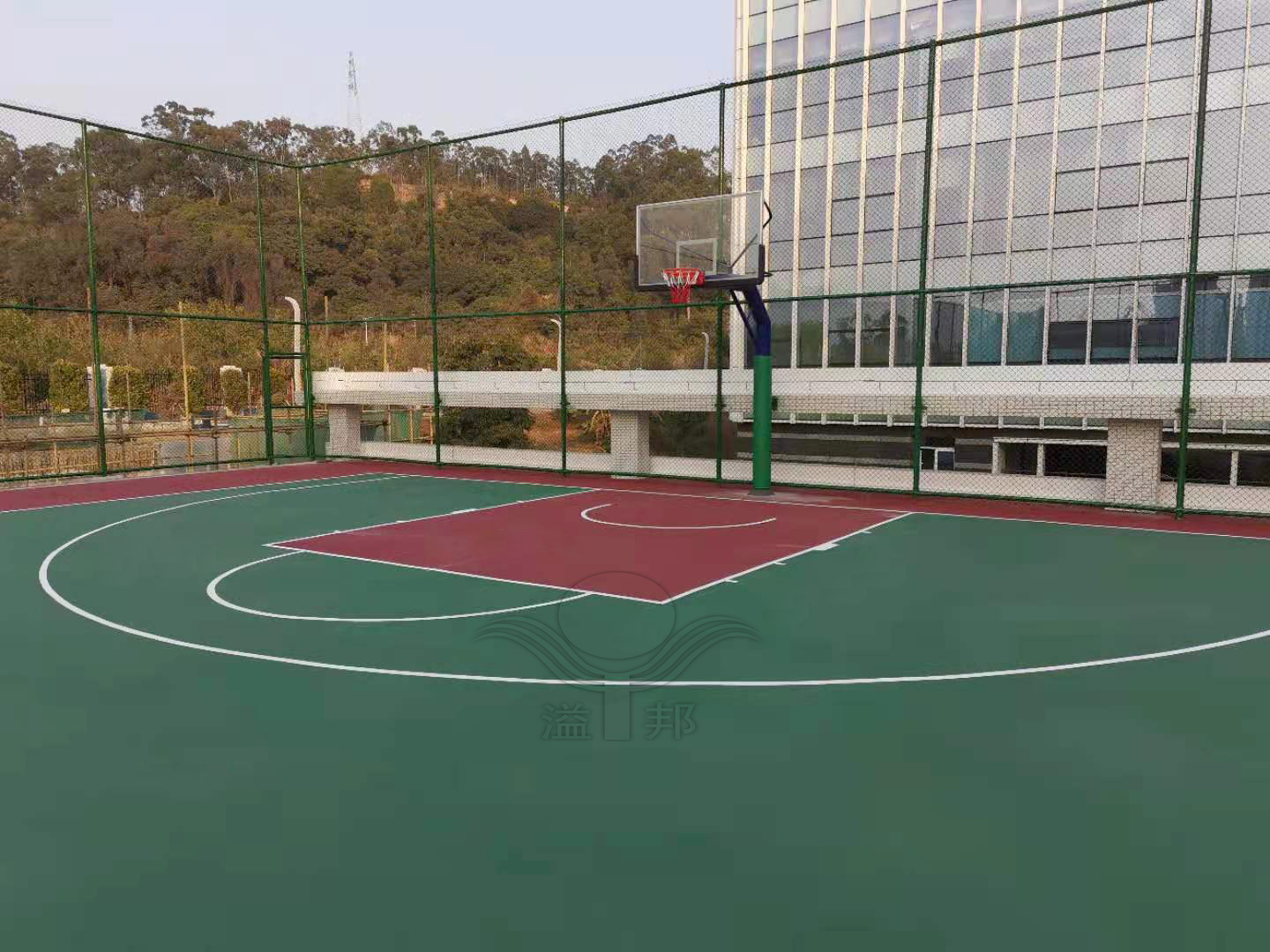 建一个篮球场需要多少钱 建一个篮球场需要多少钱