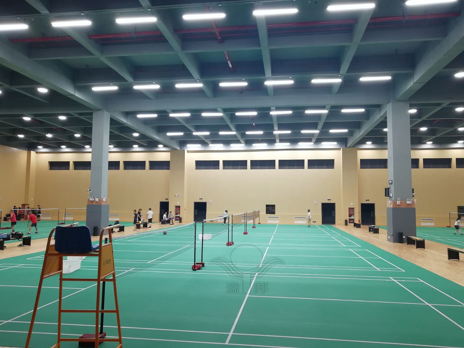 室内羽毛球场地造价 室内羽毛球场地造价