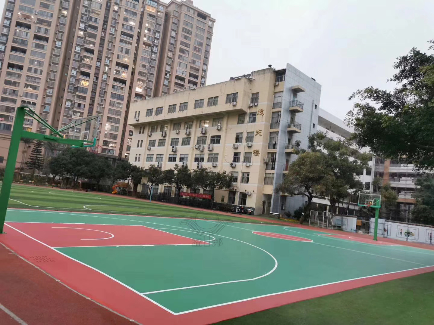 硅pu篮球场一平方米多少钱 硅pu篮球场一平方米多少钱
